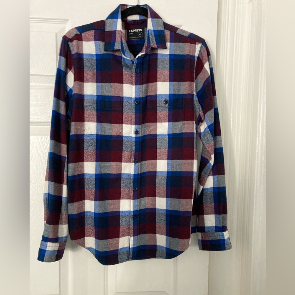 Like New. Express Comfortable Button Soft Wash.